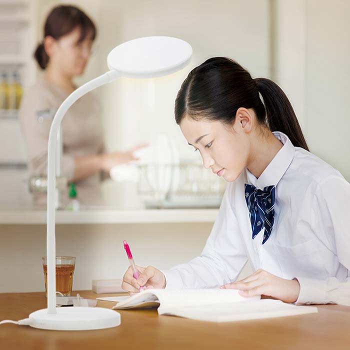 【エントリーでポイント10倍 割引クーポン発行中】 リビング学習 リビガク LEDデスクライト 学習ライト デスクライト　LV-3158-W　在宅勤務 テレワーク 自宅でお仕事 ソニック
