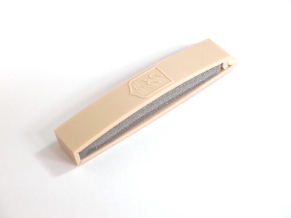 GRAND GUITAR　グランドギター　弱音器 ギターミュート　ギター ウクレレ 琴類 バイオリン マンドリン などの弦を挟んで音量を抑えます 夜間のレッスンもこれで安心