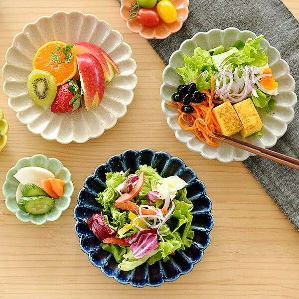 【クーポン配布中！】食器 和食器 おしゃれ 皿 取り皿 9色菊形中皿 ケーキ皿 モダン 中皿 美濃焼 プレート 銘々皿 菊型 花形 花型 カフェ風