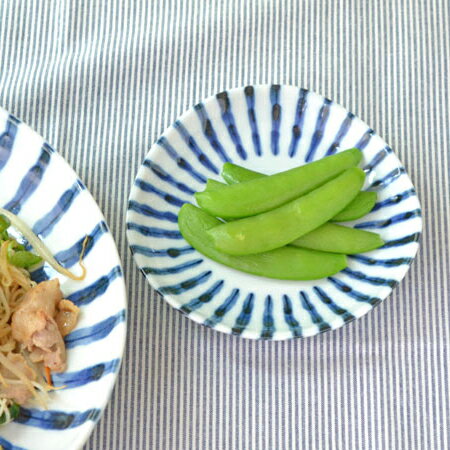 和食器 三角3.5寸小皿 染付け ダミ十草 皿 小皿 和の小皿 銘々皿 お皿 染付小皿 プレート おしゃれ カフェ風 和モダン 12cm 和風 醤油皿 しょうゆ皿 豆皿