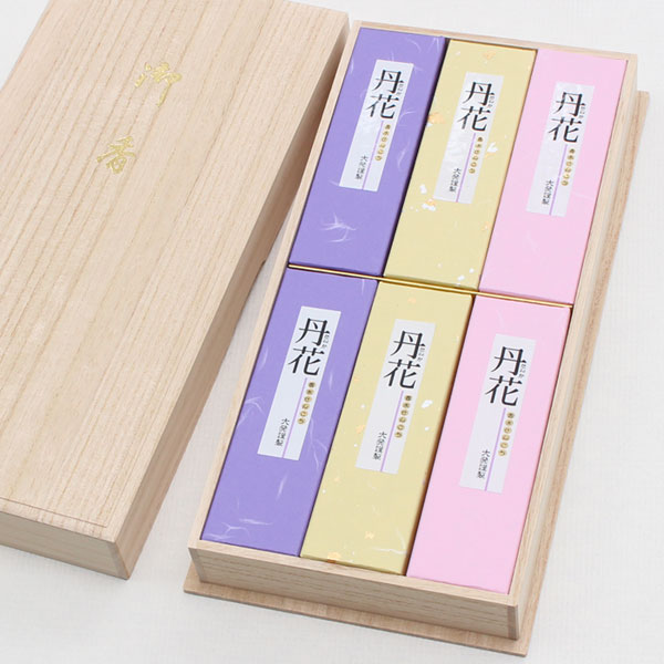 進物用線香 丹花 3種（特選丹花・梅丹花・紫丹花）6箱セット 桐箱入り【お線香 贈答 お供え お土産 線香 進物線香 お供え物 御供え お香セット 大発 ギフト 贈り物 贈答用 お盆 新盆 初盆 お彼岸 仏事 弔事 たんか ルームインセンス 全国配送可 112010001】【送料無料】