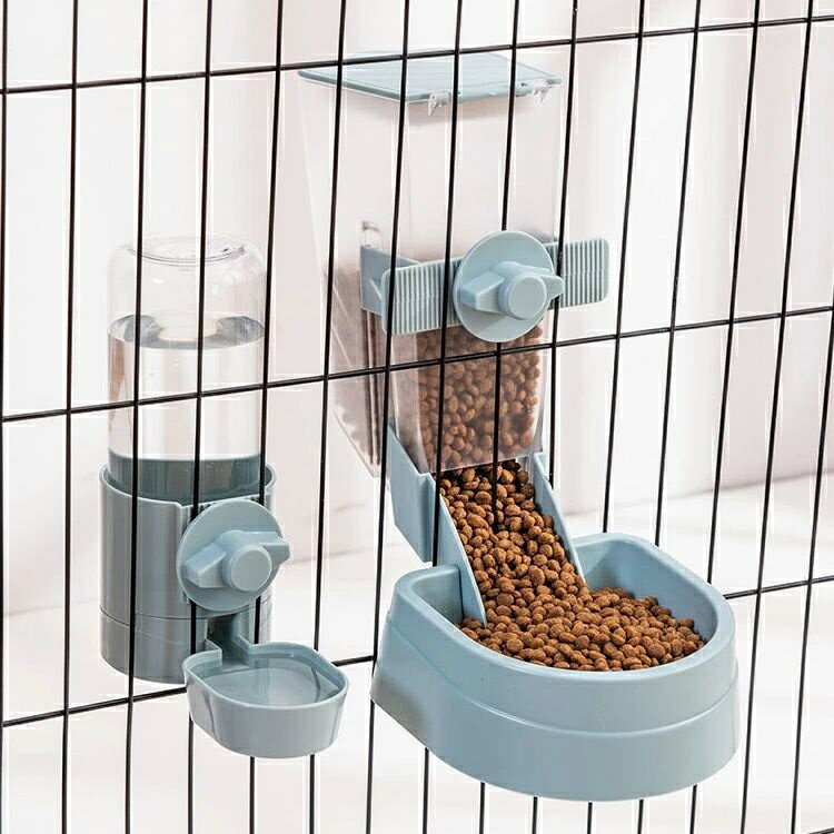 ご飯自動 犬猫 ペットグッズ 自動給餌 自動器給水器 ペット給餌器 二つセット 猫犬用 重力式 電源いらない 重力式ペット自動給餌器 猫・犬用 ケージ取付可能 給餌器 お留守番 自動ご飯 不透明 犬猫兼用