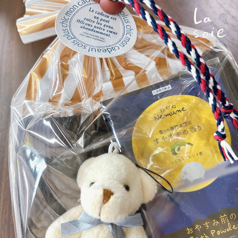 プレゼント ギフト シルク 腹巻 くまちゃん プチギフト カーネーション 腹巻き はらまき 冷え取り プレゼント お祝い 退院祝い 出産祝い かわいい おしゃれ 可愛い 母の日 敬老の日 バレンタイン ホワイトデー ラソワ